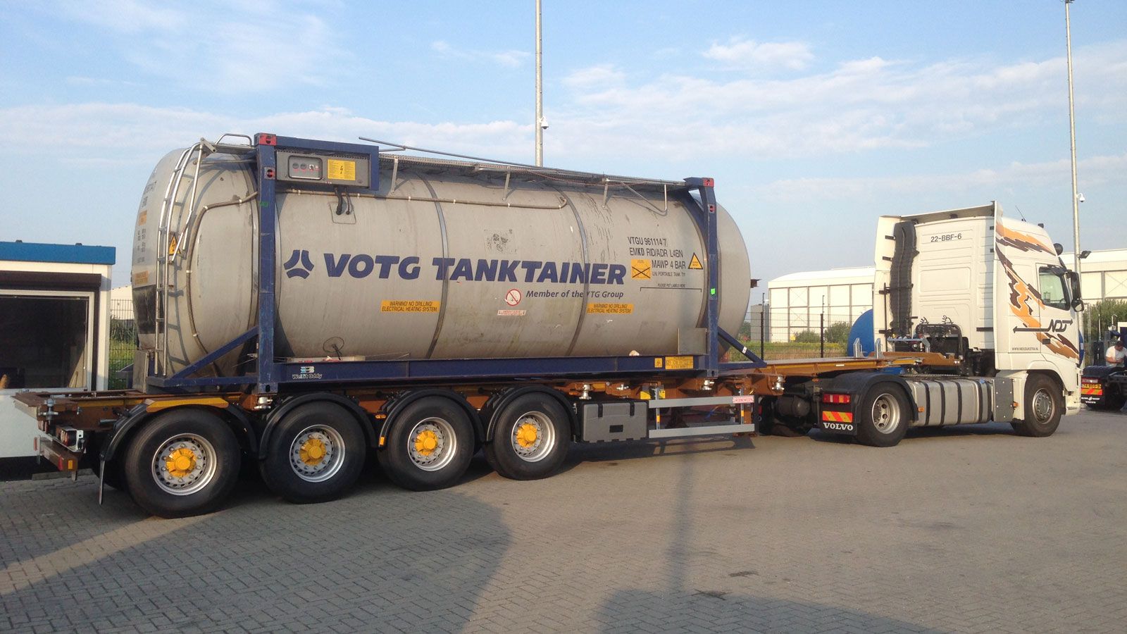 Containerchassis van Jumbo Groenewegen. Dutch quality since 1927